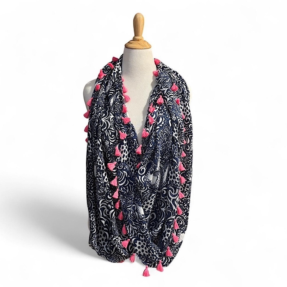 Lilly Pulitzer Tasseled Resort Infinity Scarf Blue Paisley Elephants Lightweight